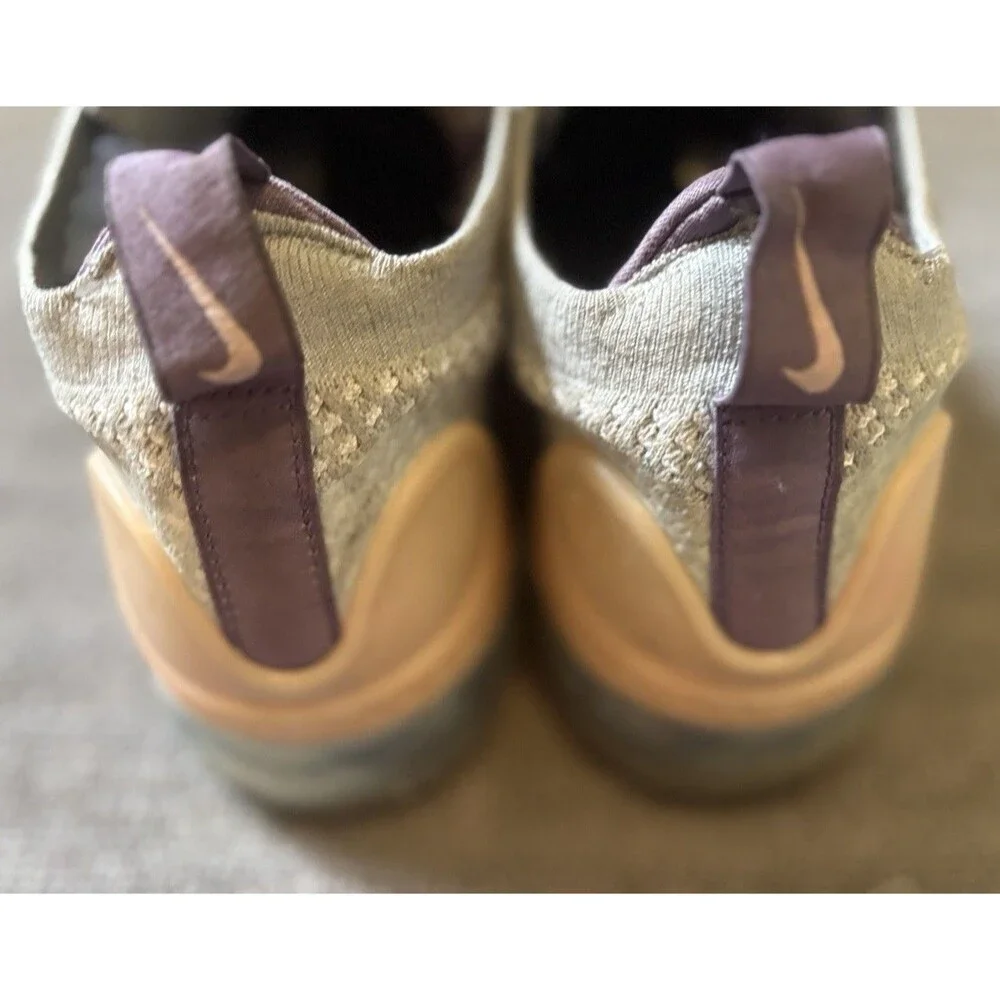 Nike excellent preowned